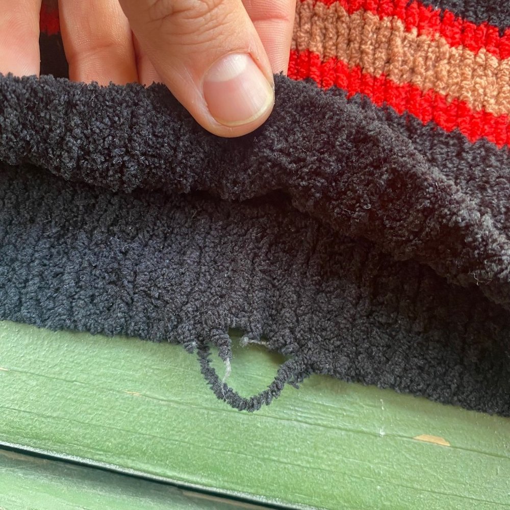 Black and Red Wild Fable Turtleneck Sweater Size XL - Picture 3 of 5